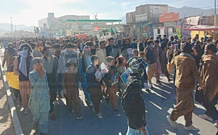 The Quetta sit-in persists following the breakdown of negotiations.