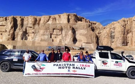 A contingent of 20 members from the Pakistani jeep rally arrives in Tehran.