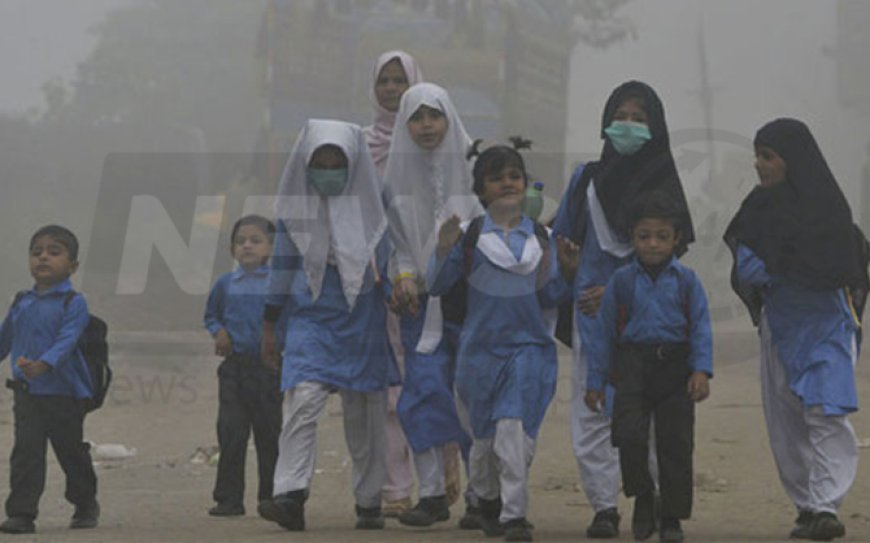 Is the Punjab government considering an extension of winter vacations for schools due to smog and a cold wave?