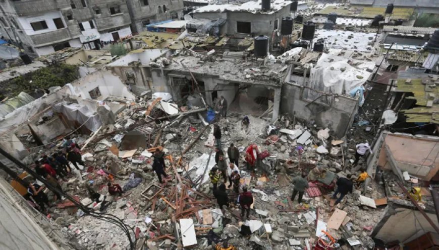 Israel persists in targeting hospitals in Gaza and attacking displaced Palestinians.